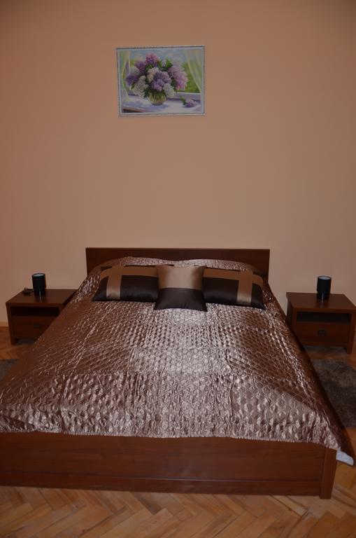 Apartment Viatores Lviv Eksteriør billede