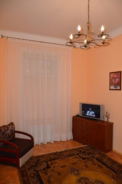 Apartment Viatores Lviv Eksteriør billede